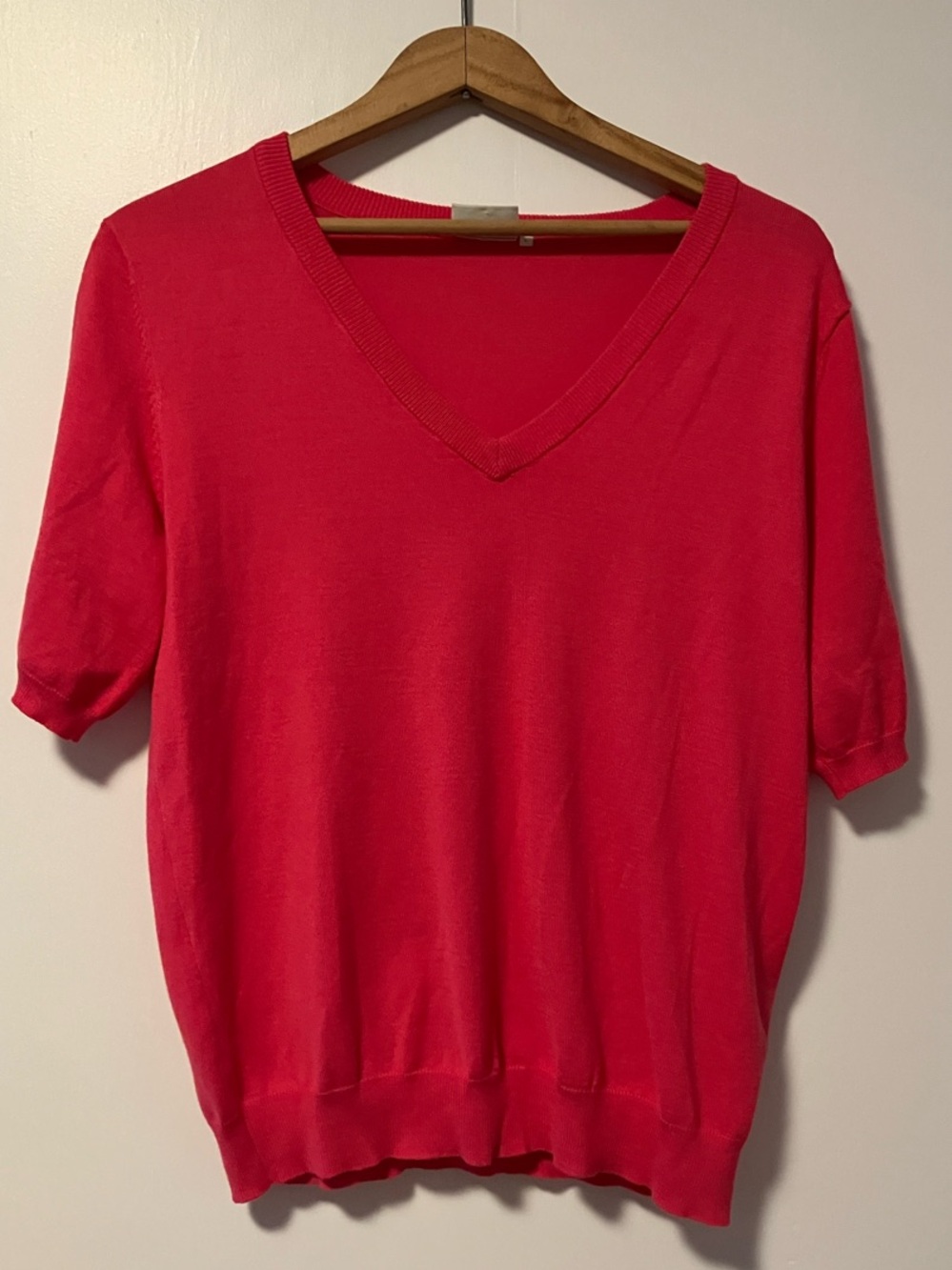 Women’s Short Sleeve V-Neck Knit Tee in Bright Pink